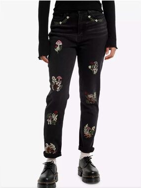 Hot Topic Mushroom & Forest Creature Embroidered Mom Jeans Junior Size 11